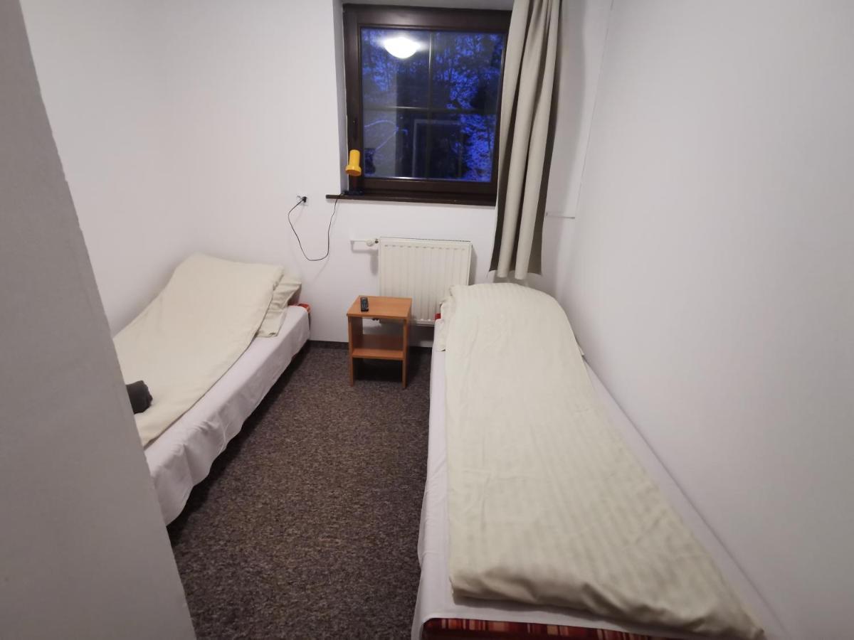 Straszny Dwor Hotel Duszniki Zdroj Bilik gambar