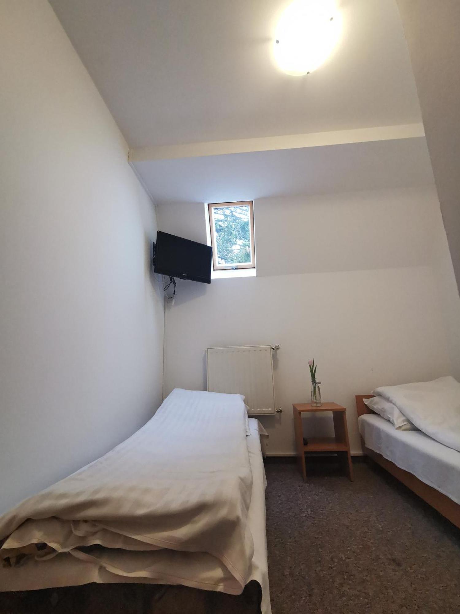 Straszny Dwor Hotel Duszniki Zdroj Bilik gambar