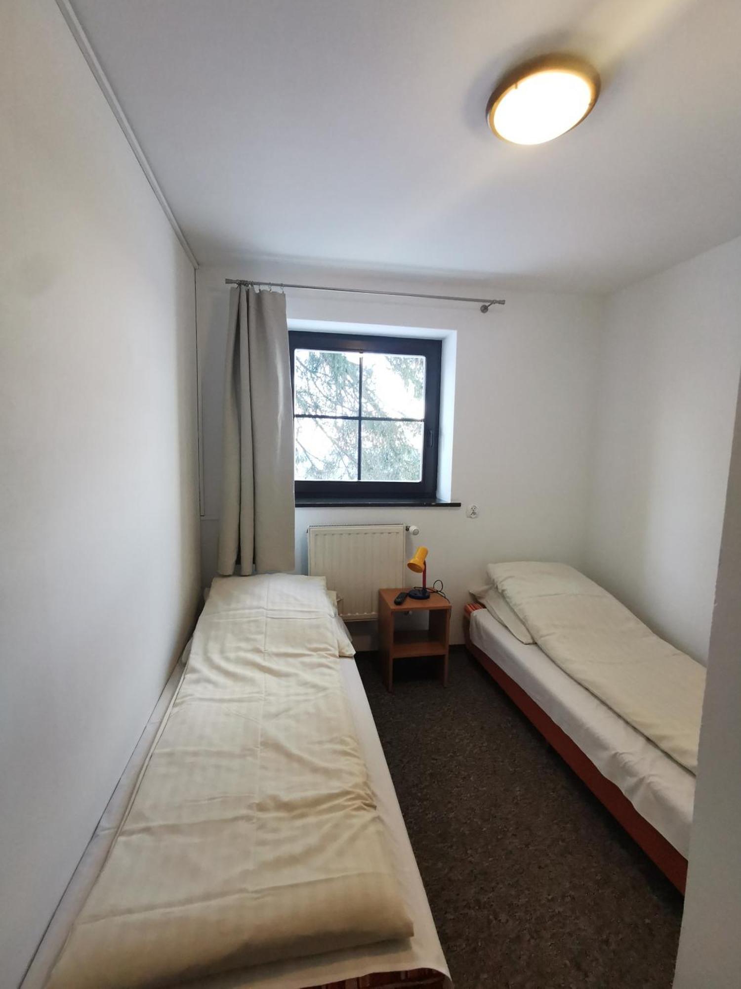 Straszny Dwor Hotel Duszniki Zdroj Bilik gambar