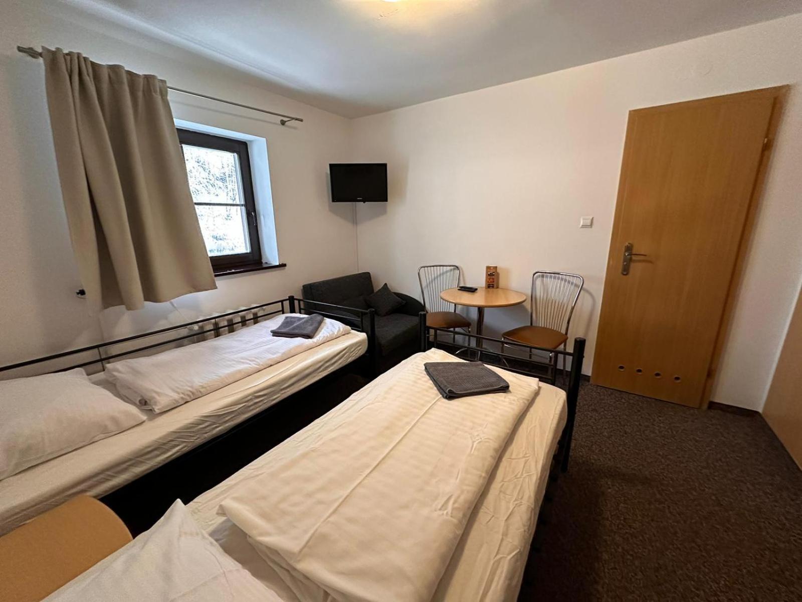 Straszny Dwor Hotel Duszniki Zdroj Bilik gambar