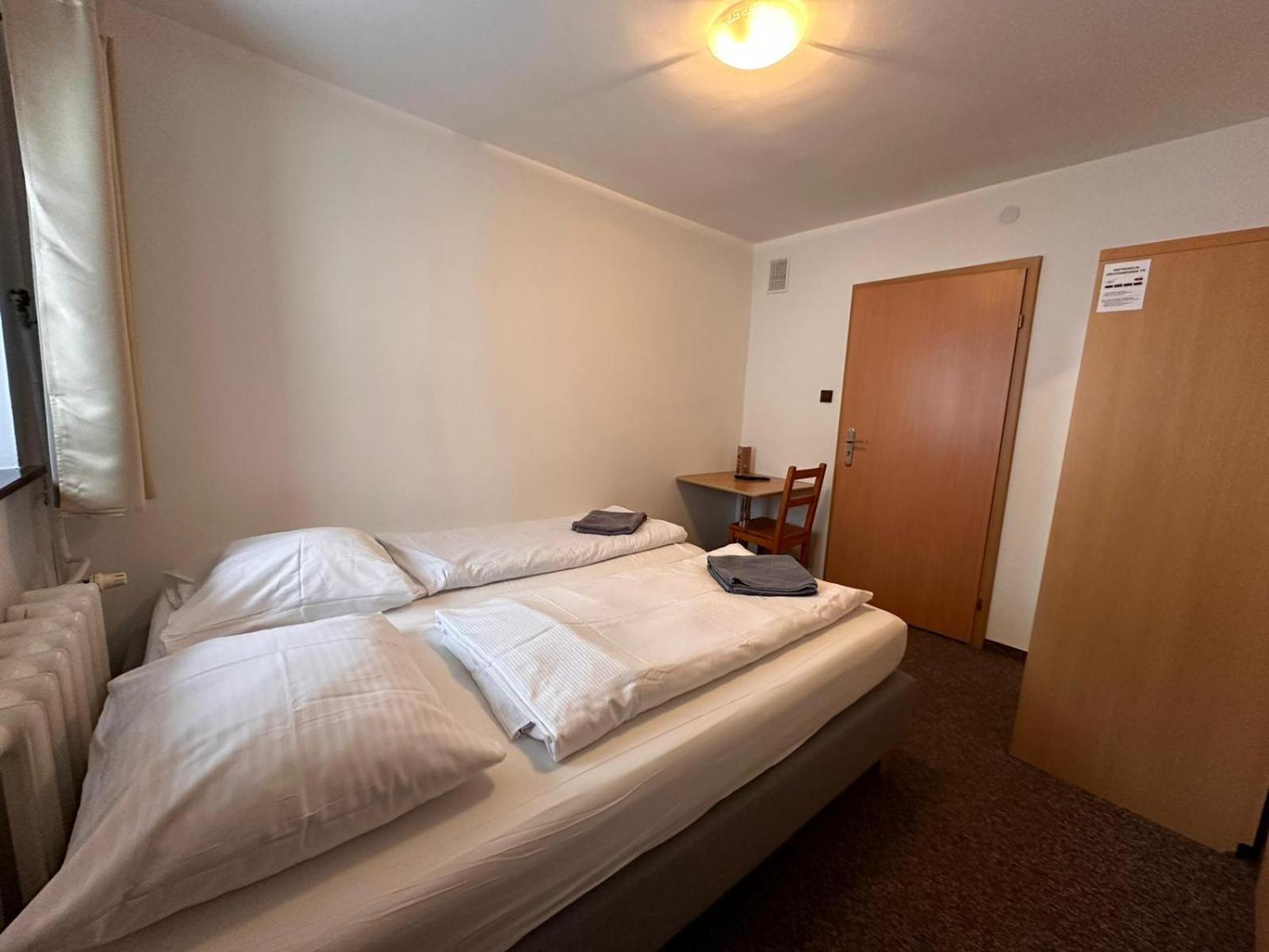 Straszny Dwor Hotel Duszniki Zdroj Bilik gambar