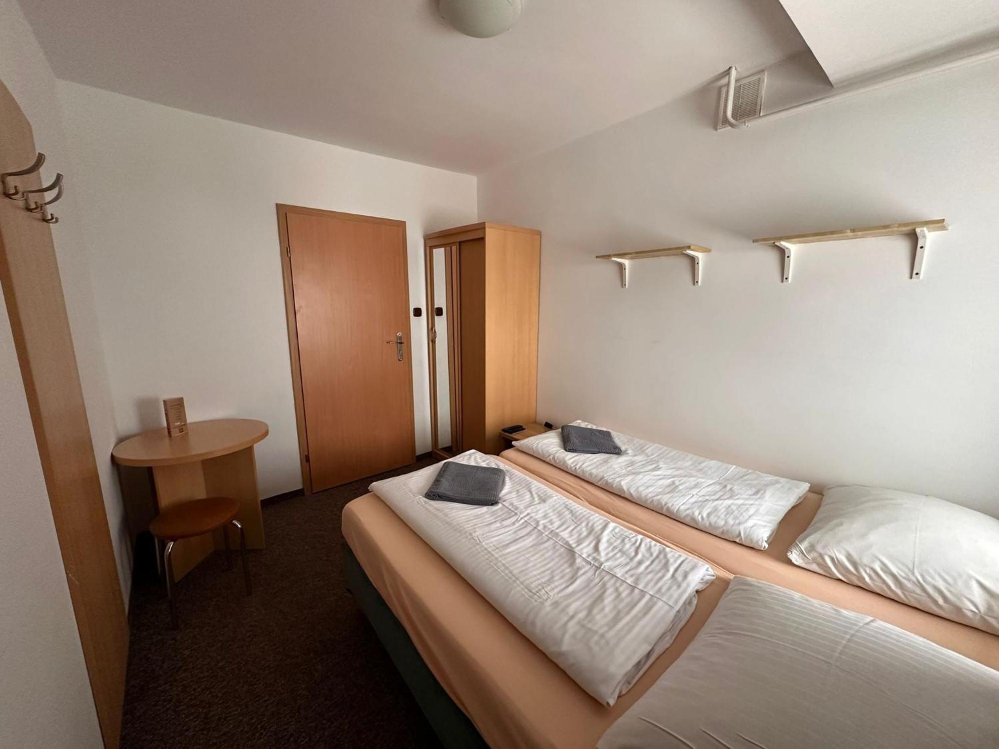 Straszny Dwor Hotel Duszniki Zdroj Bilik gambar