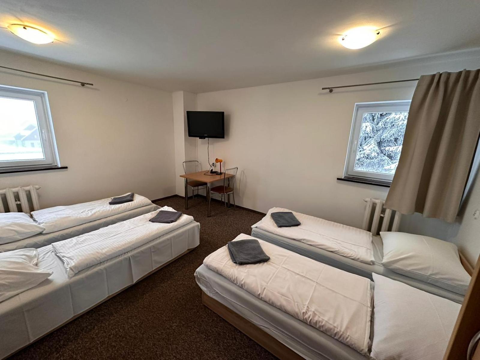 Straszny Dwor Hotel Duszniki Zdroj Bilik gambar