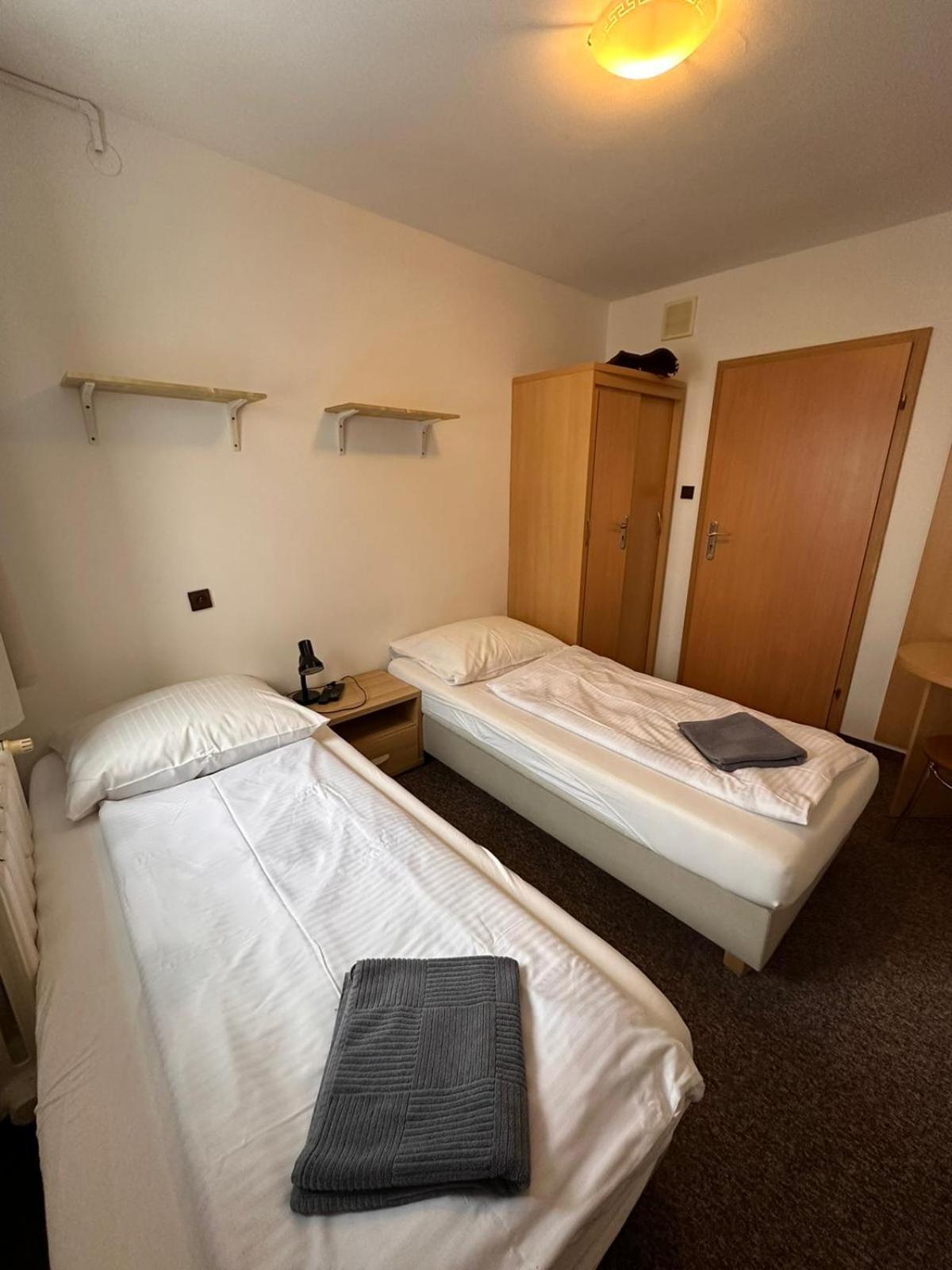 Straszny Dwor Hotel Duszniki Zdroj Bilik gambar