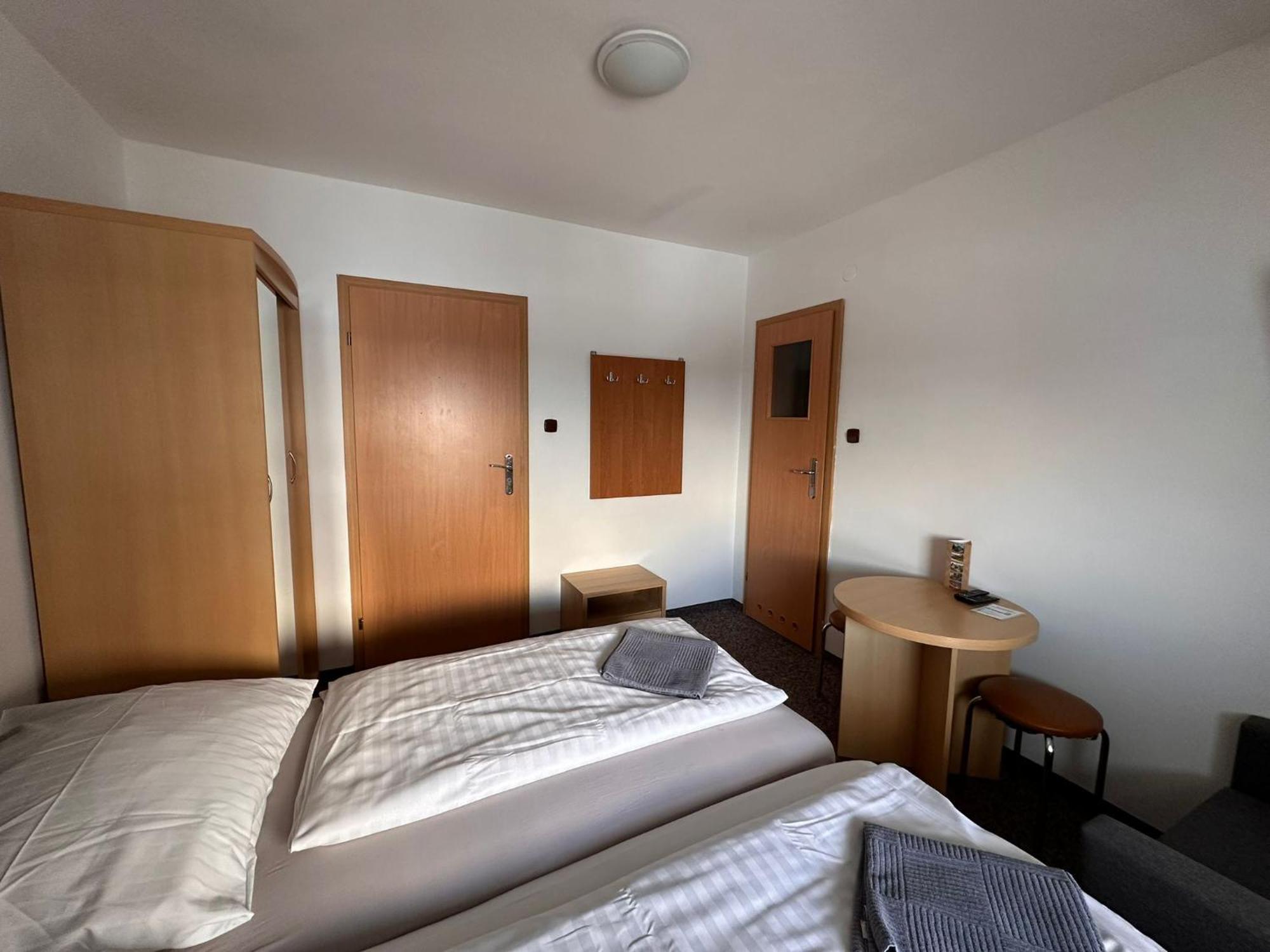 Straszny Dwor Hotel Duszniki Zdroj Bilik gambar