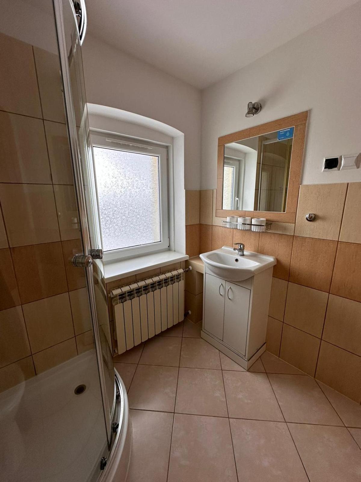 Straszny Dwor Hotel Duszniki Zdroj Bilik gambar