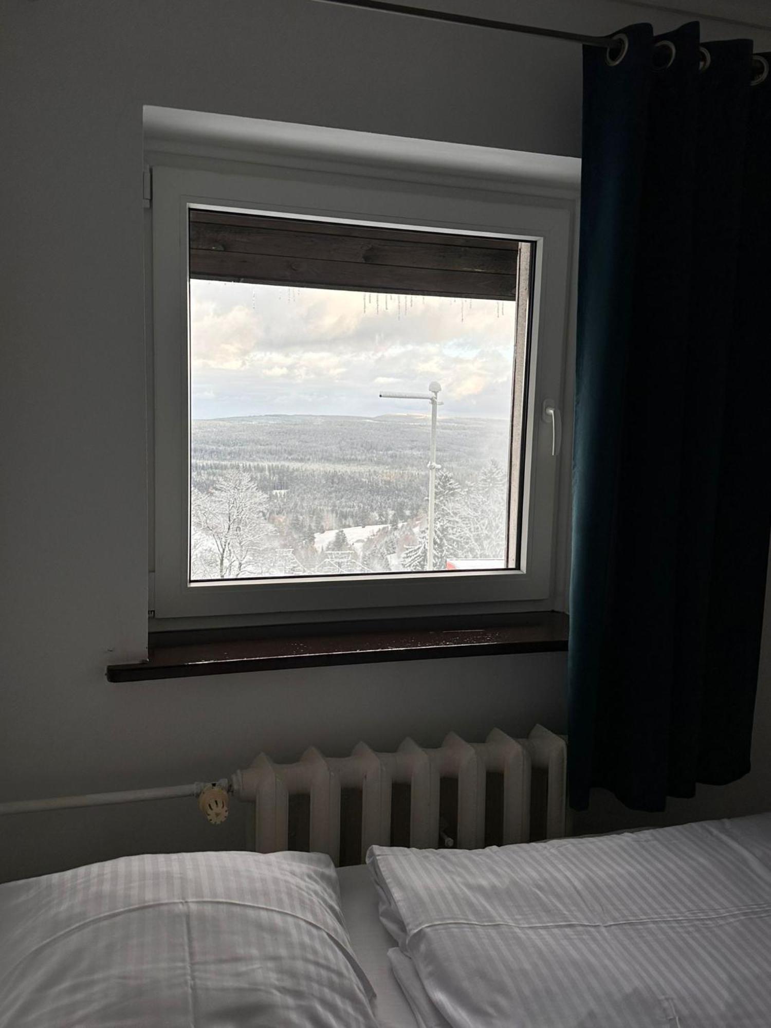 Straszny Dwor Hotel Duszniki Zdroj Bilik gambar