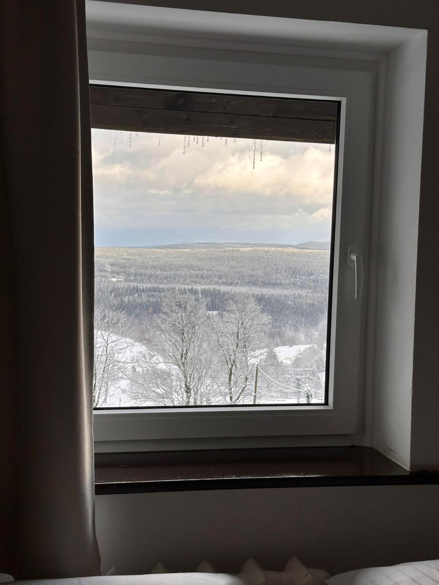 Straszny Dwor Hotel Duszniki Zdroj Bilik gambar