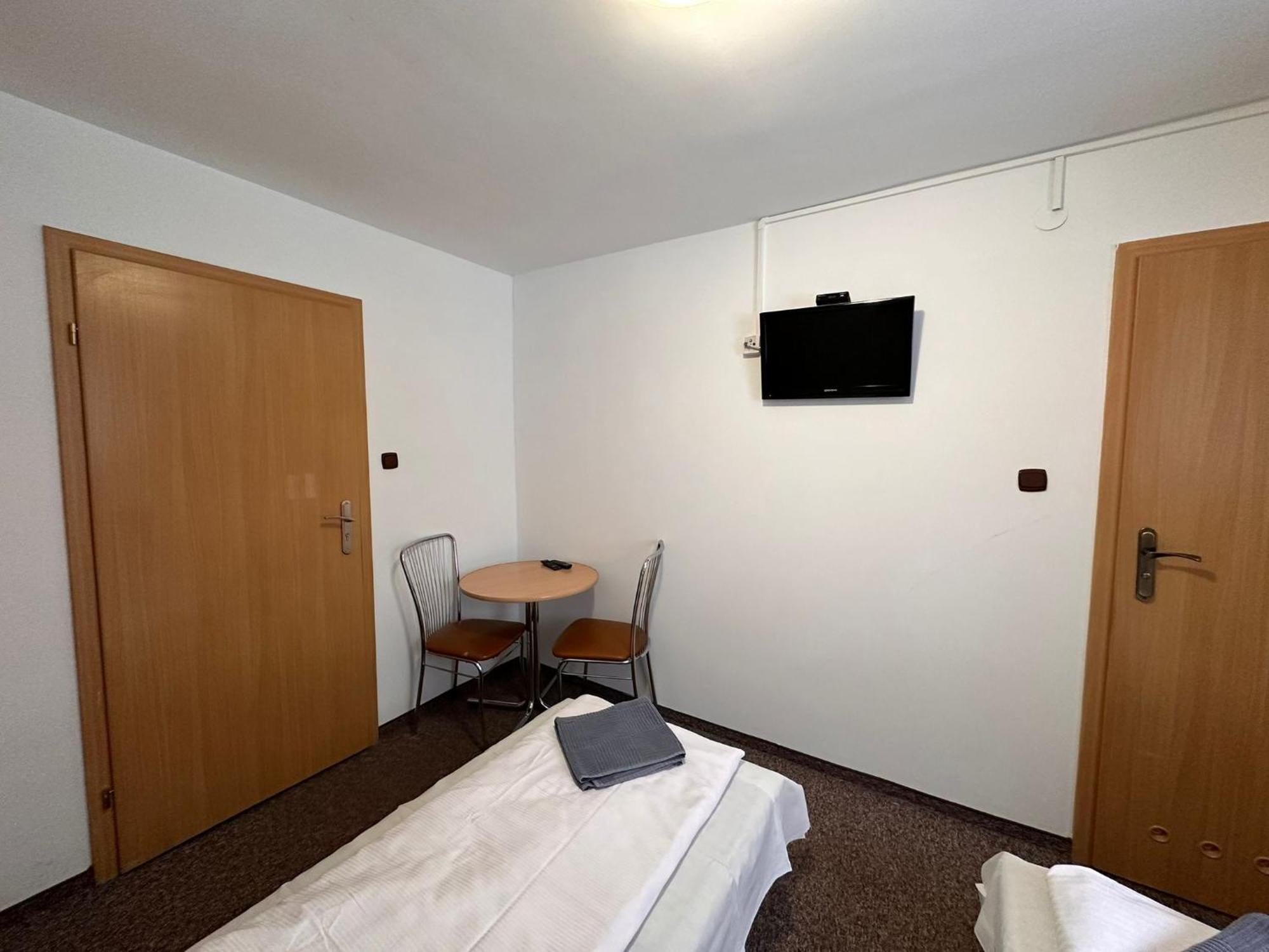Straszny Dwor Hotel Duszniki Zdroj Bilik gambar
