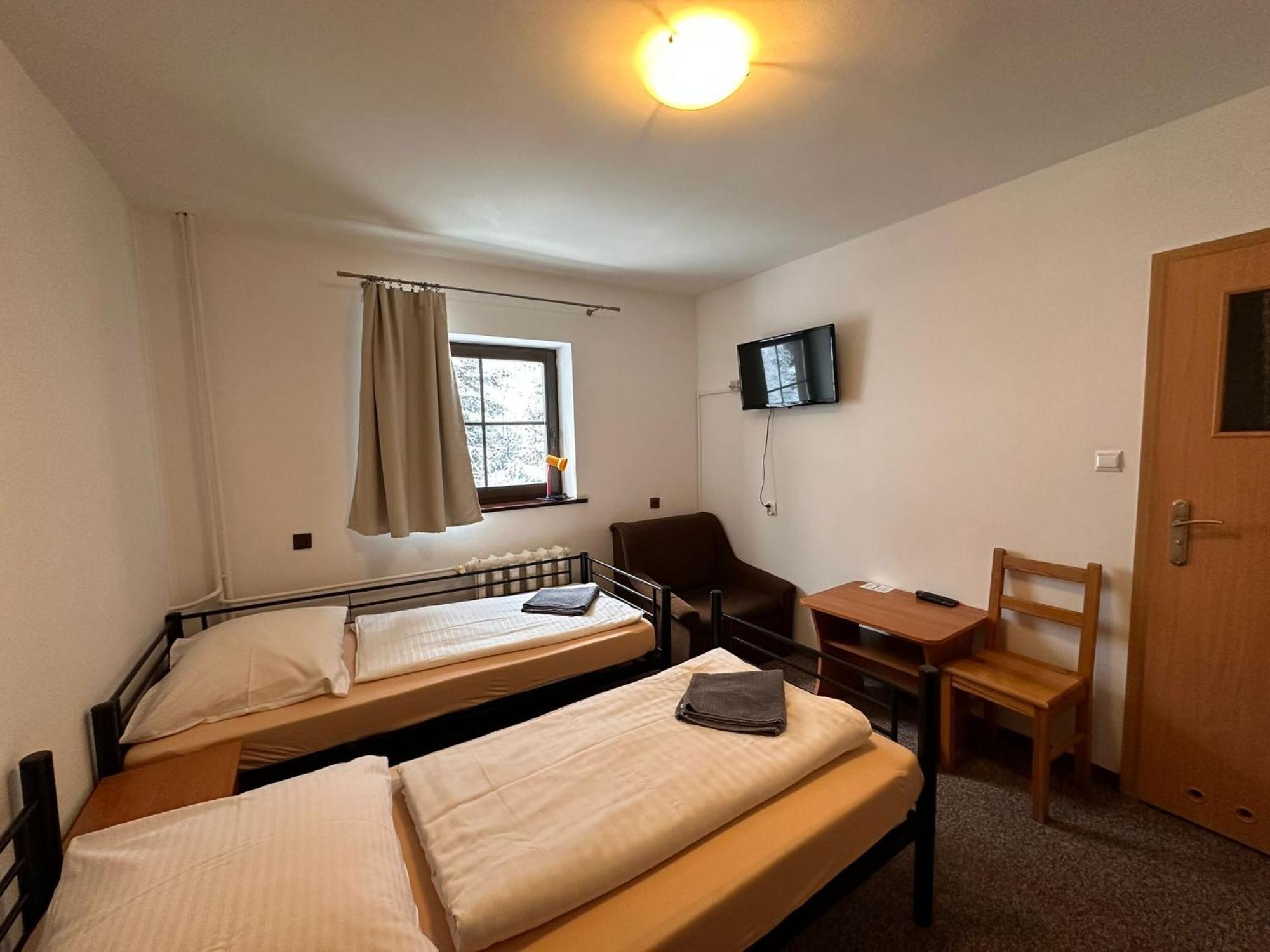 Straszny Dwor Hotel Duszniki Zdroj Bilik gambar